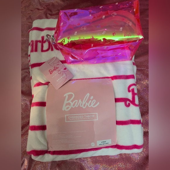 Barbie Bundle! Oversized throw and cosmetic bag! NWT! - Picture 11 of 14